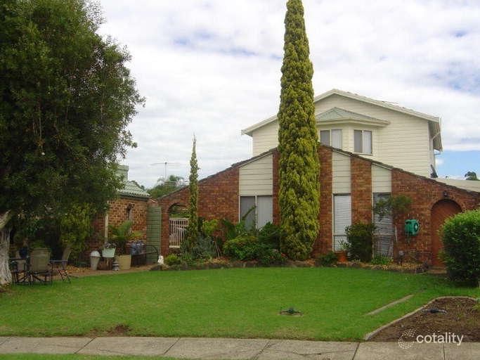 3 Leura Cl, Bossley Park, NSW 2176