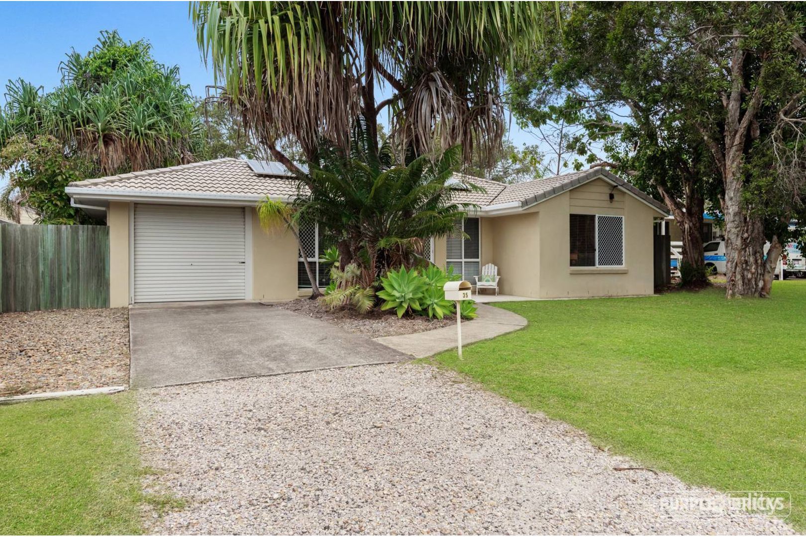 35 Pandanus St, Mudjimba, QLD 4564