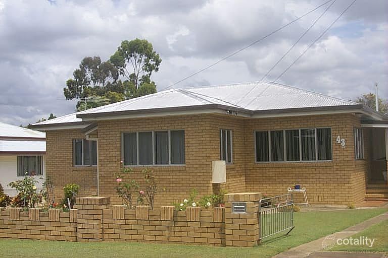 43 Macquarie St, Silkstone, QLD 4304