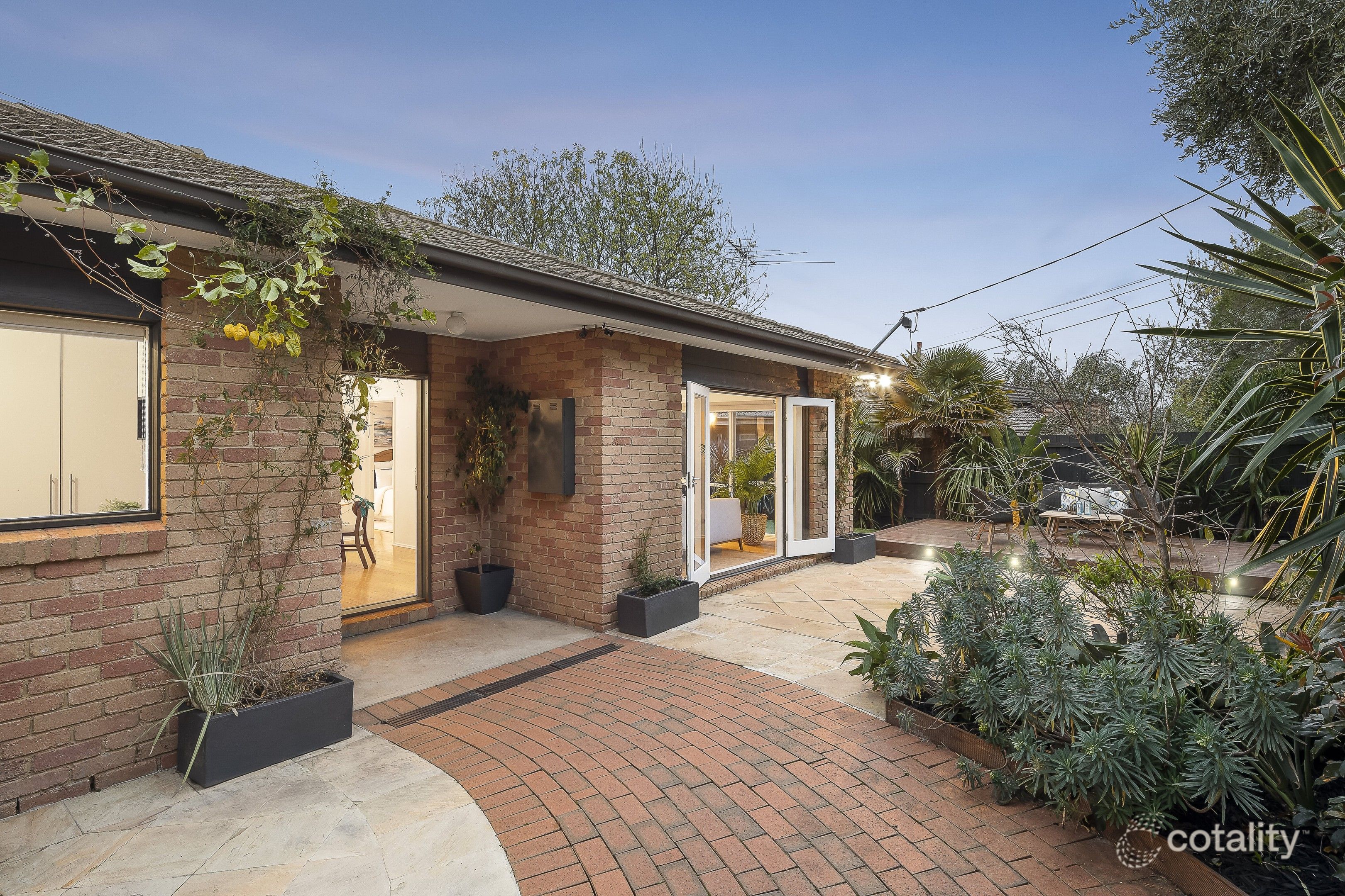 1a Tatong Rd, Brighton East, VIC 3187