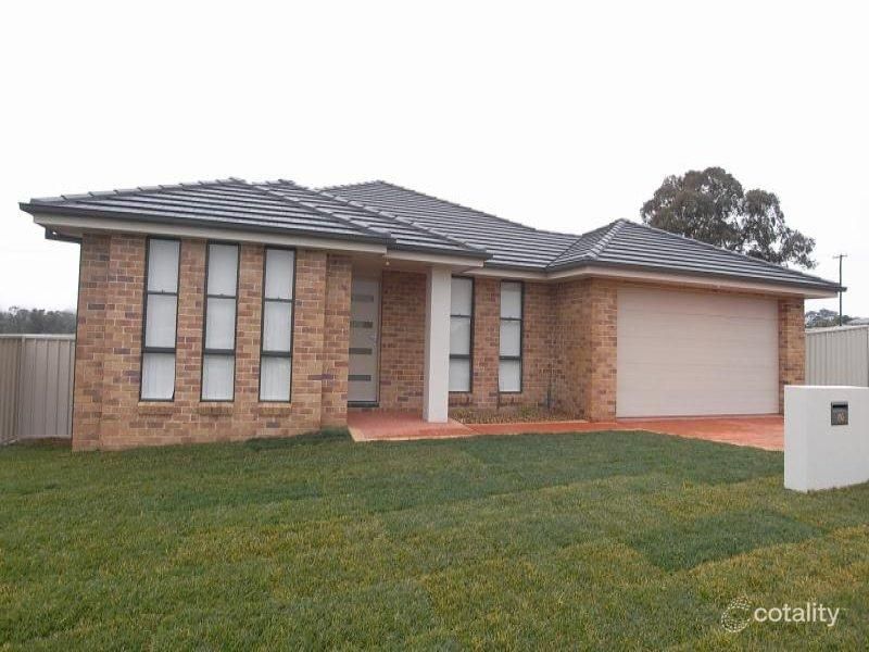 106 Diamond Dr, Orange, NSW 2800