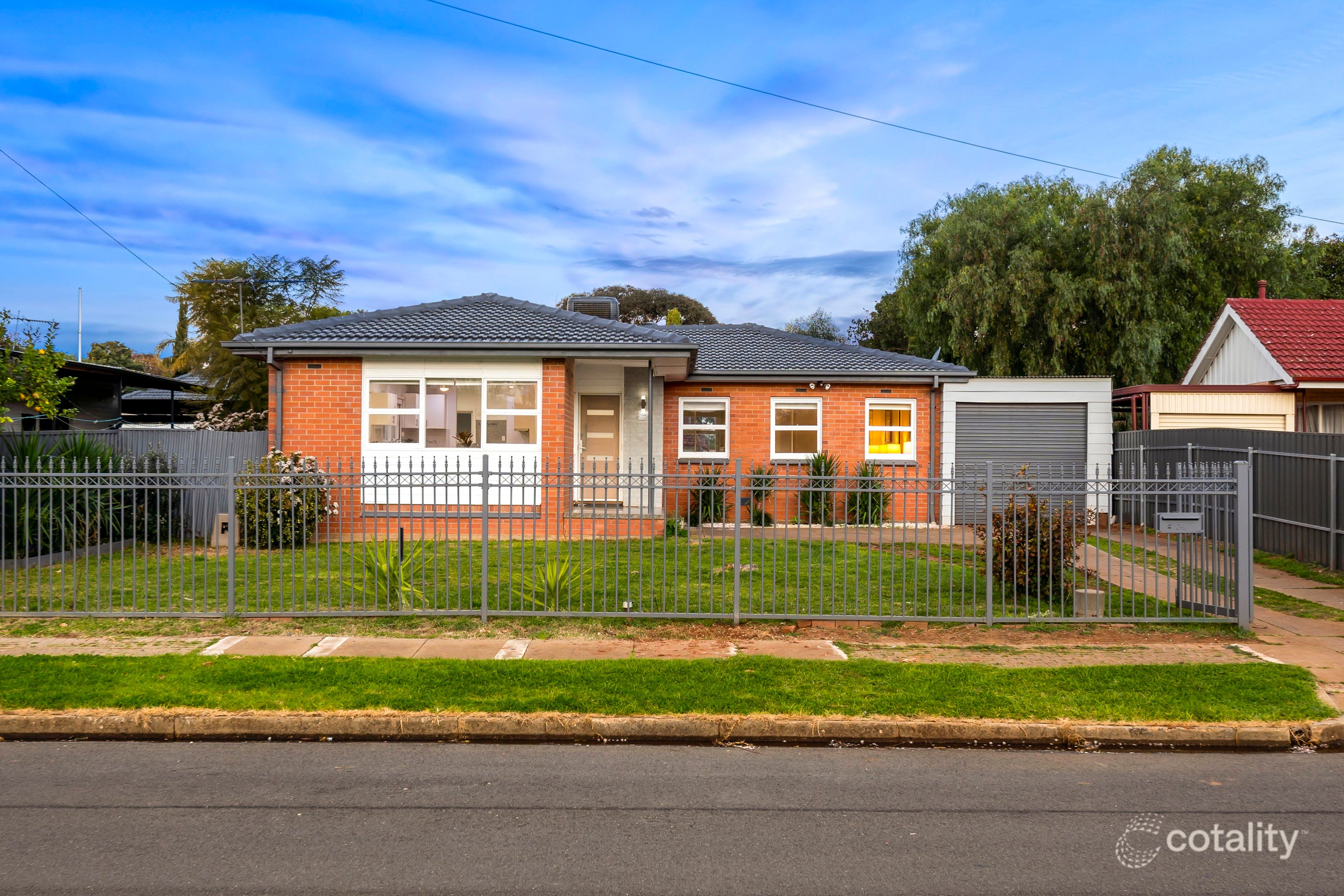 64 St Leonard Cres, Elizabeth Downs, SA 5113