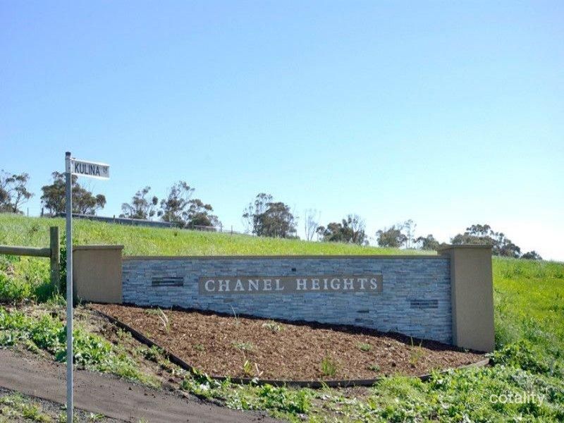 35 Kulina Dr, Lovely Banks, VIC 3213