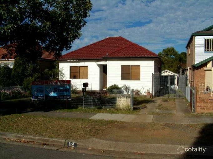 12 Plasto St, Greenacre, NSW 2190