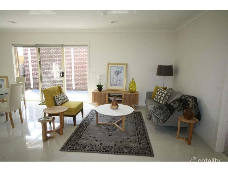 1/8 Tangerine Ct, Mount Martha, VIC 3934