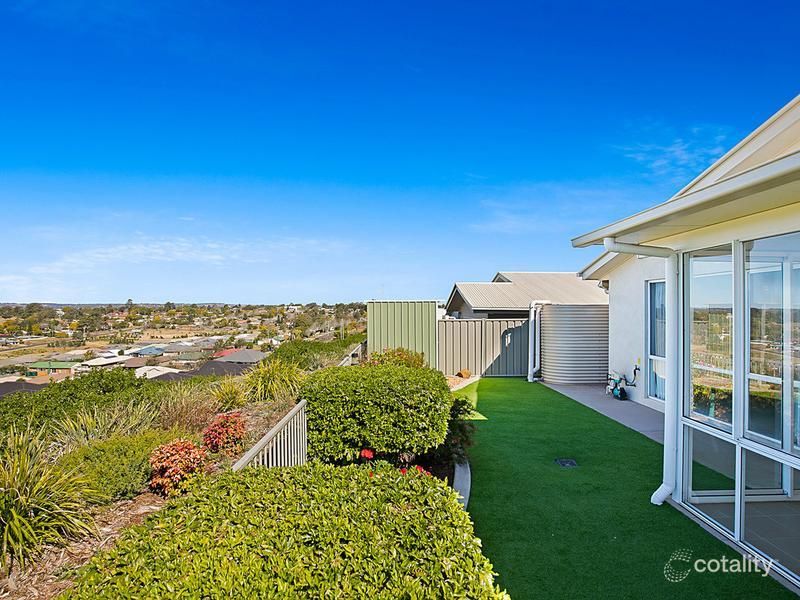 208/161-175 Hogg St, Cranley, QLD 4350