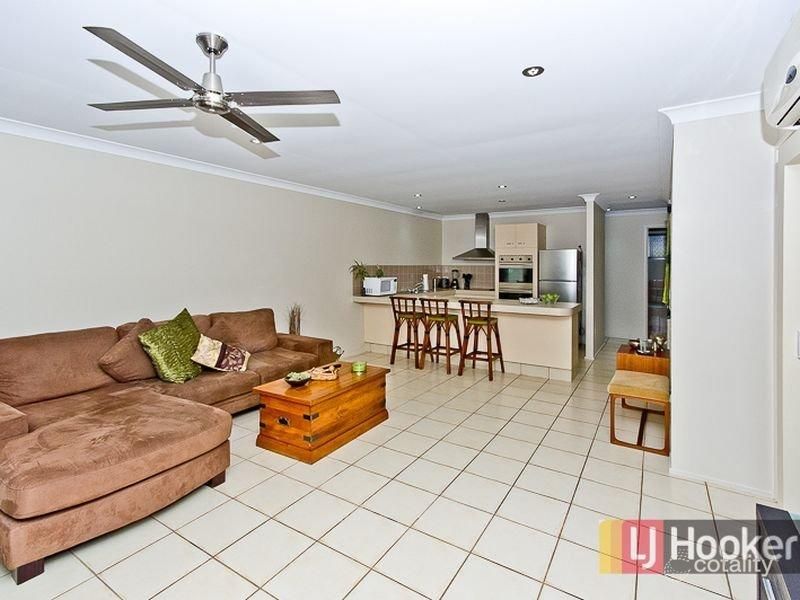 2/4 Ash Ct, Arundel, QLD 4214