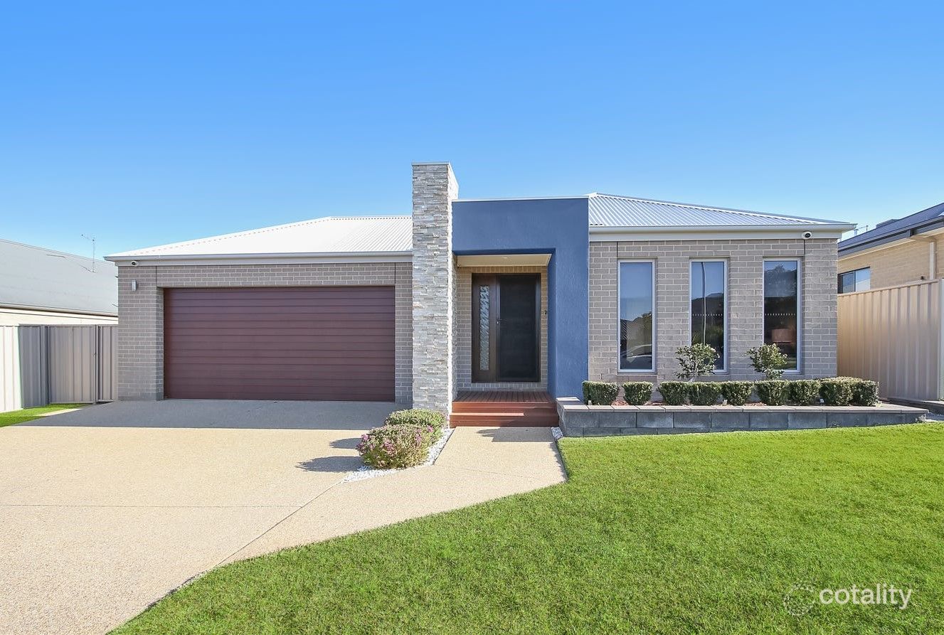 15 Lawson Cct, Lavington, NSW 2641