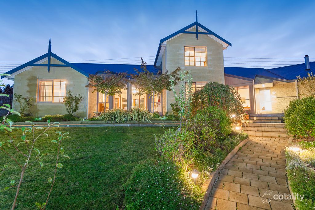 3 The Mews, Highton, VIC 3216