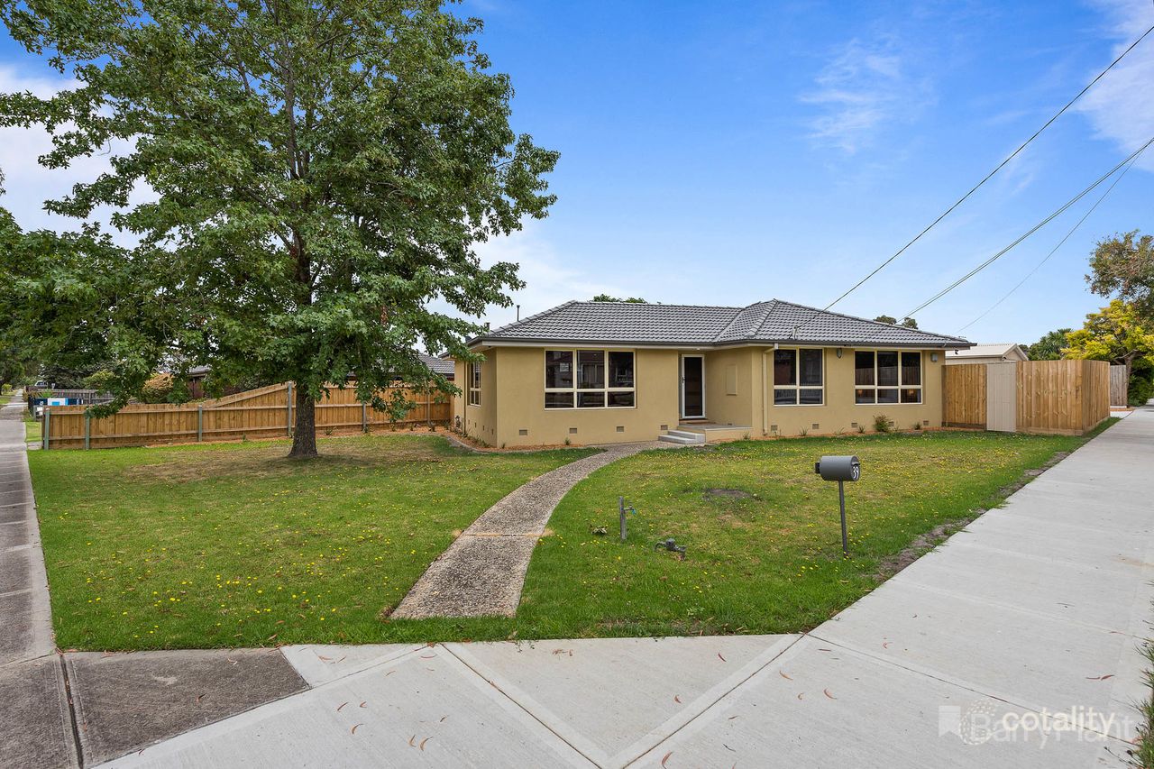 39 Cranbourne Dr, Cranbourne, VIC 3977