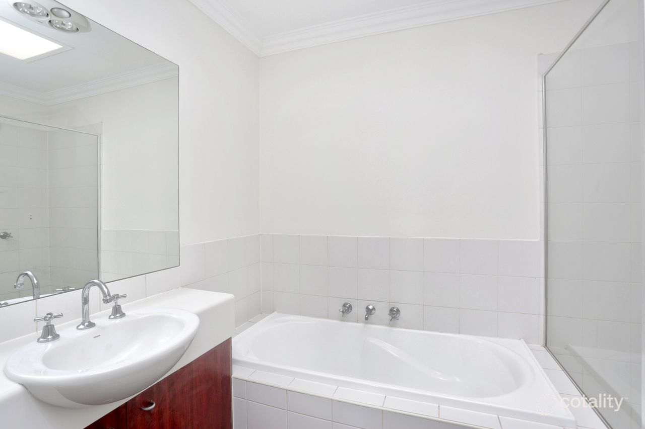 2 Viewbank Cct, Roxburgh Park, VIC 3064