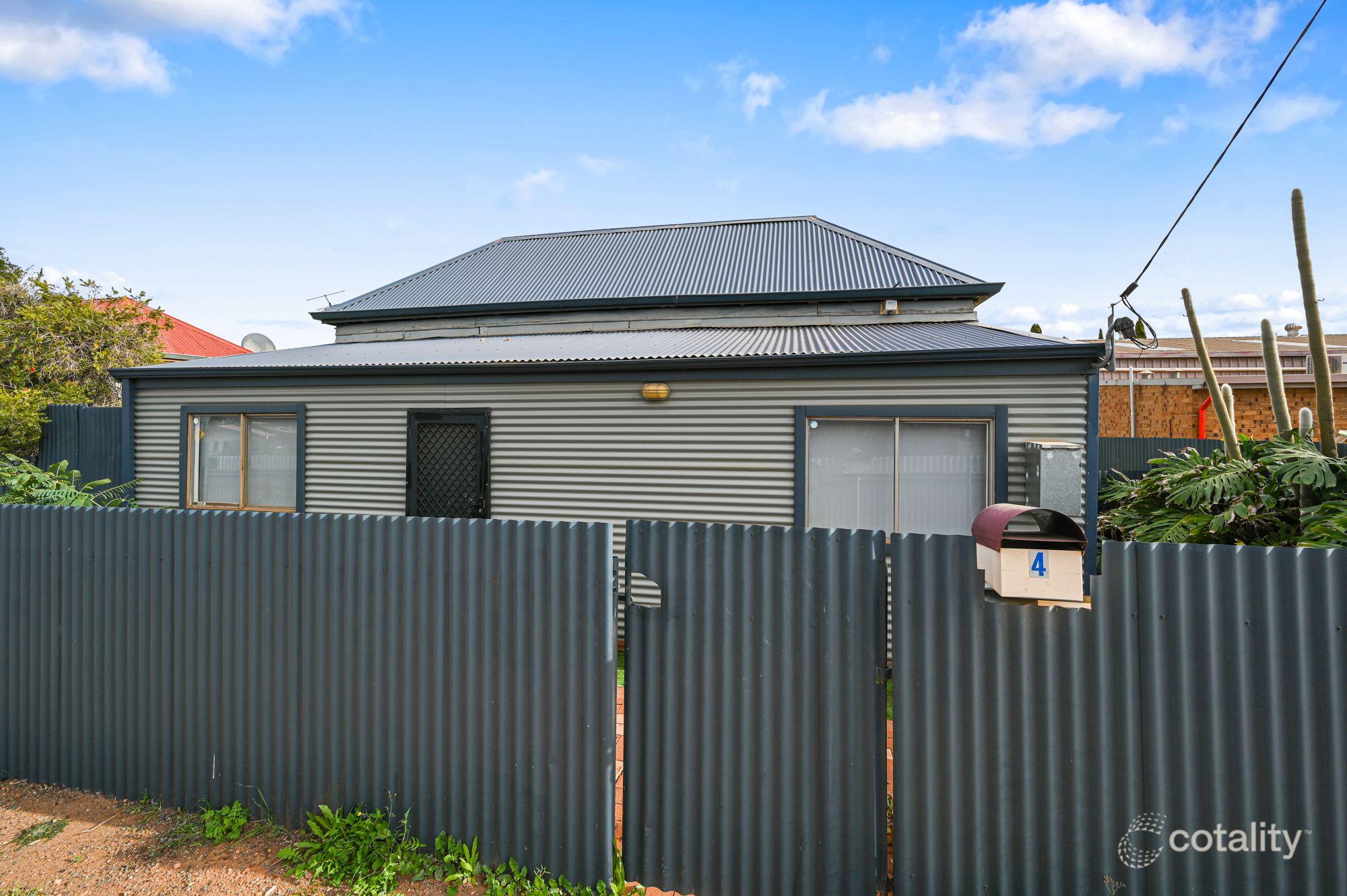 4 Roberts St, Kalgoorlie, WA 6430