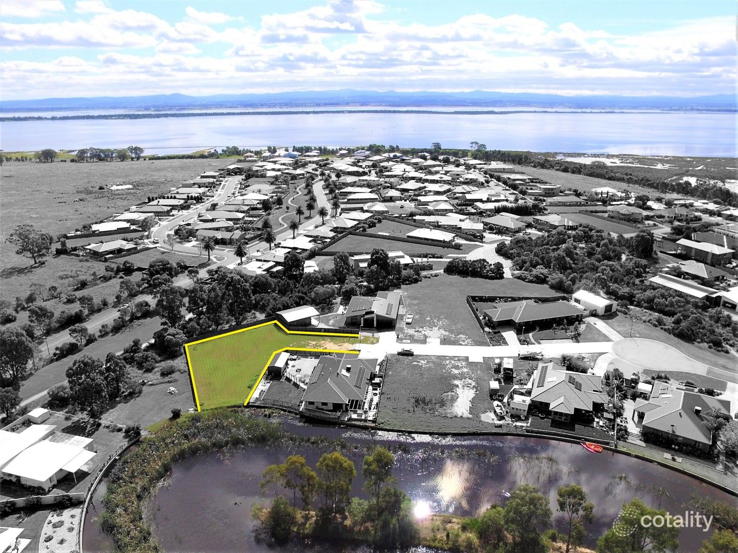 16 Magnolia Way, Paynesville, VIC 3880