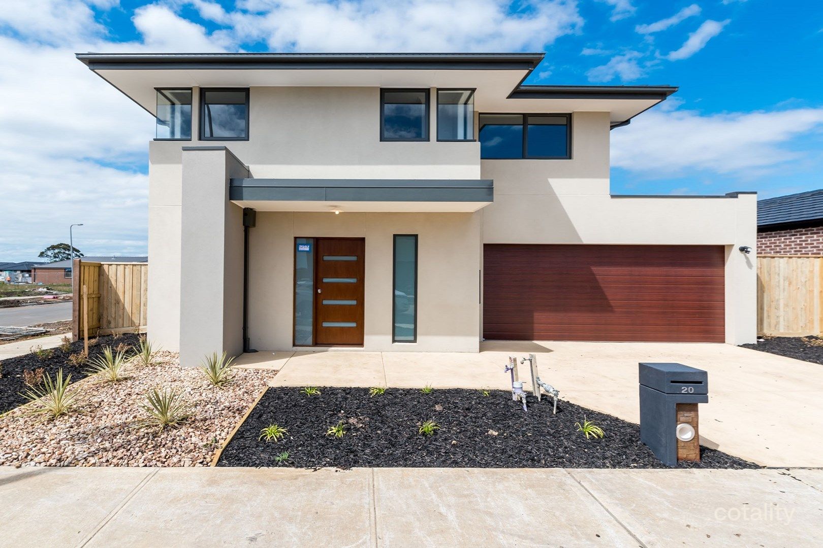 20 Mossey Cres, Cranbourne East, VIC 3977