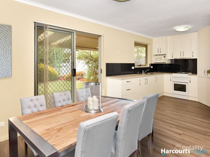 15 Serenade Cres, Aberfoyle Park, SA 5159