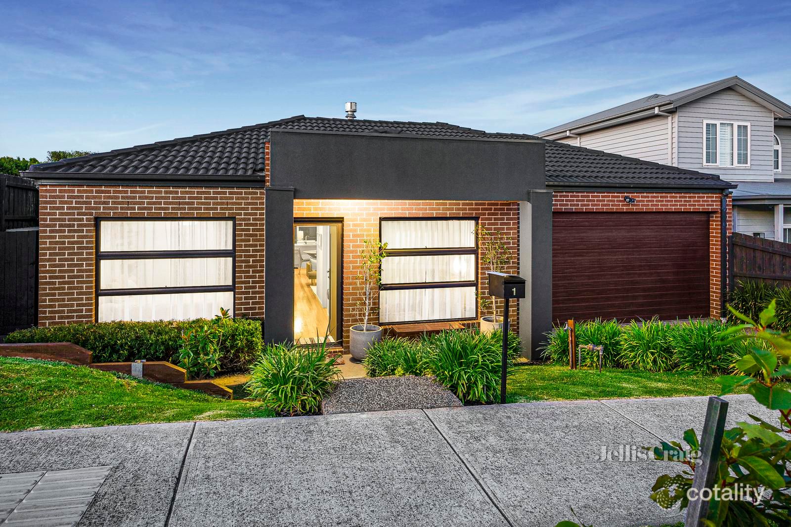 1 Colclough Ct, Strathmore, VIC 3041