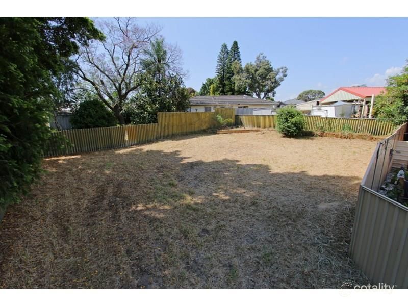 50a Connaught St, Forrestfield, WA 6058