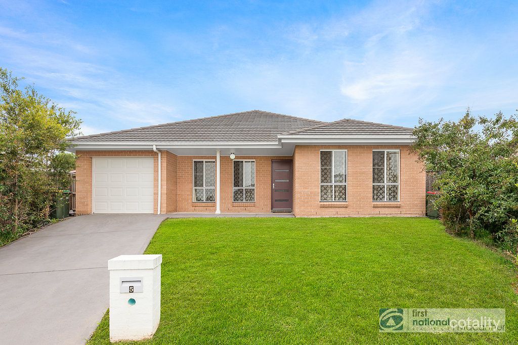 5 Tate Pl, Minto, NSW 2566