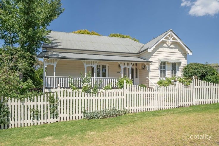 4 Park St, Uralla, NSW 2358