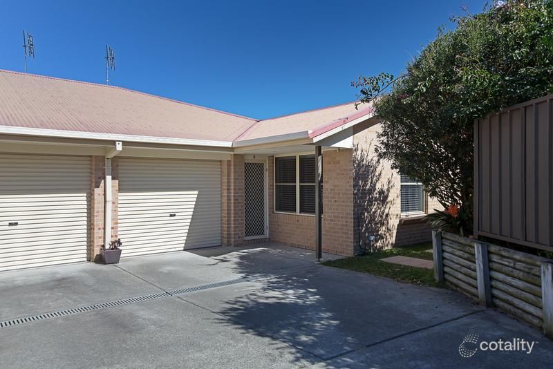 2/64a Cowlishaw St, Redhead, NSW 2290