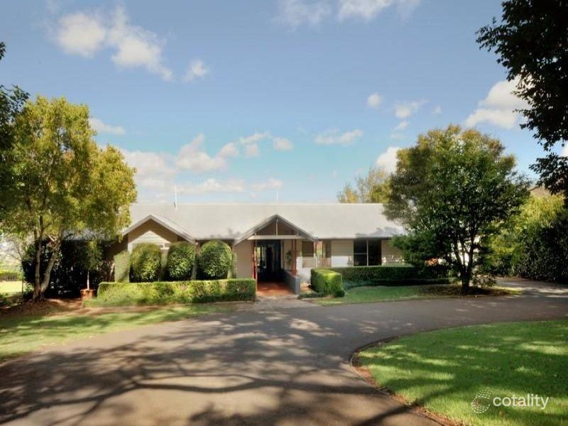 10 Spring St, Middle Ridge, QLD 4350