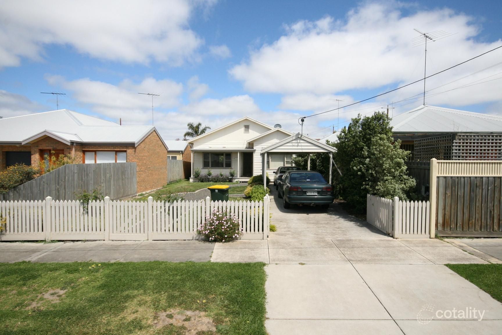 2a Watsons Rd, Newcomb, VIC 3219