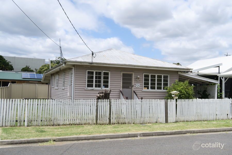 37 Clifton St, Booval, QLD 4304