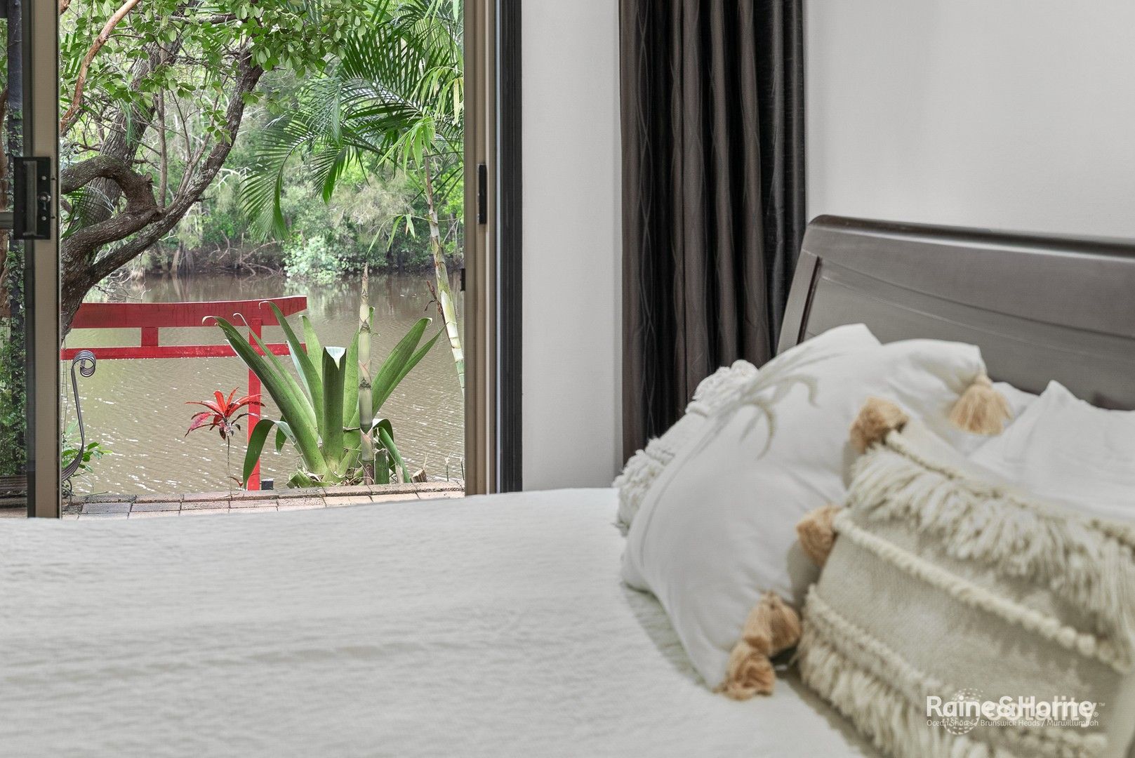 20 Natan Ct, Ocean Shores, NSW 2483