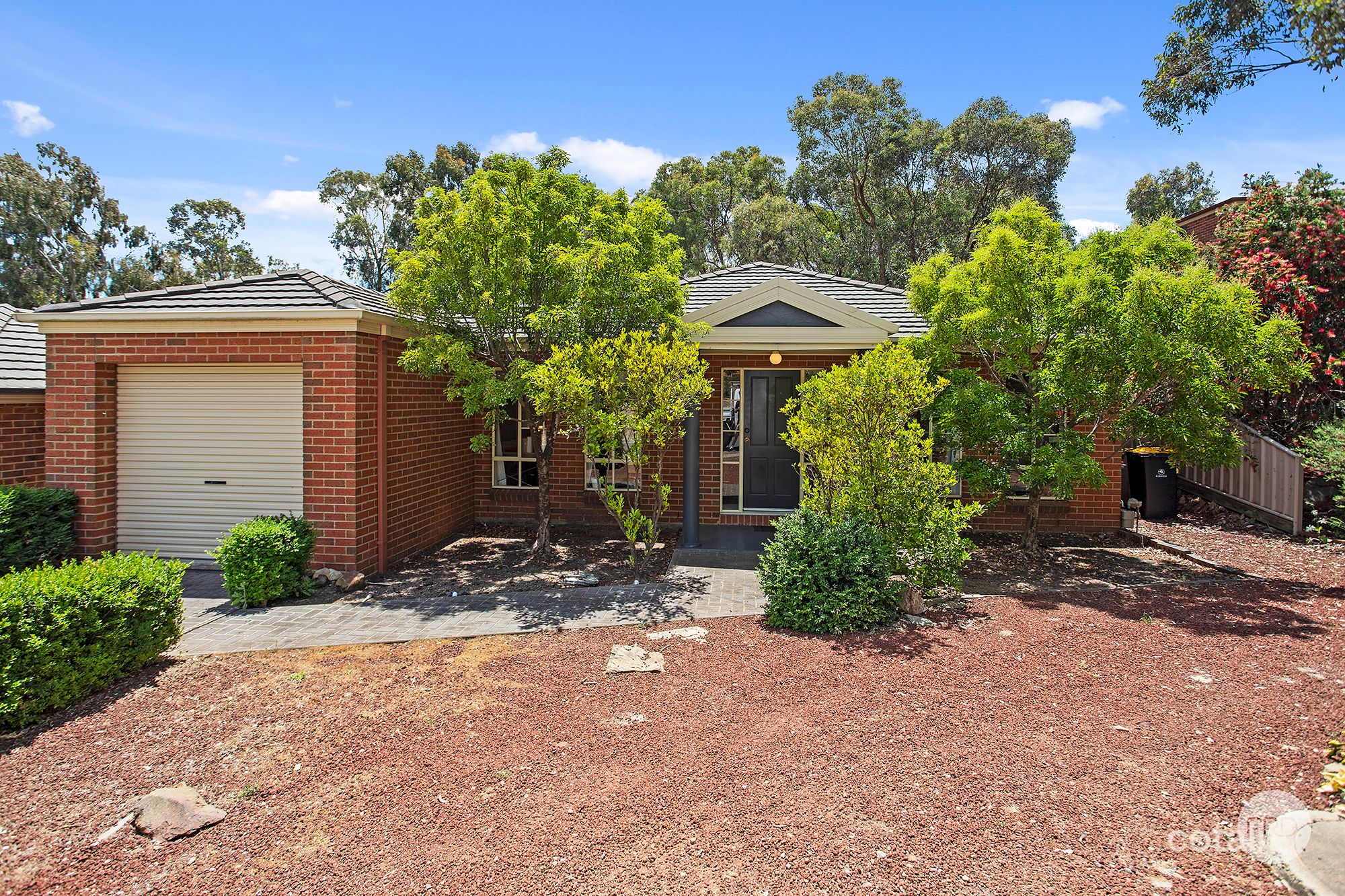 2b Lyndale Ct, Flora Hill, VIC 3550