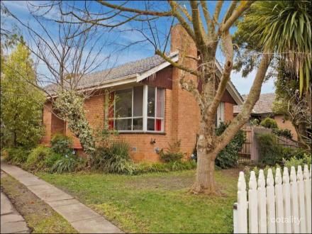9 Fisher St, Forest Hill, VIC 3131