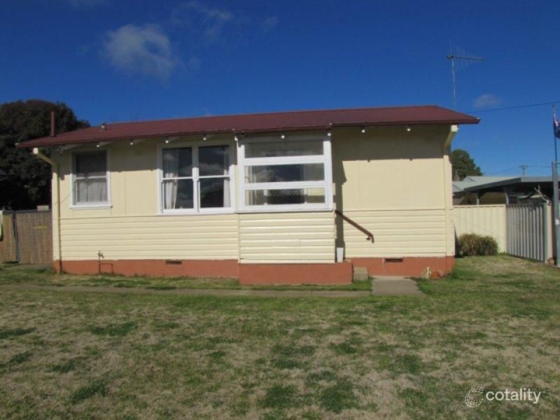 1b Fish Pde, Gormans Hill, NSW 2795