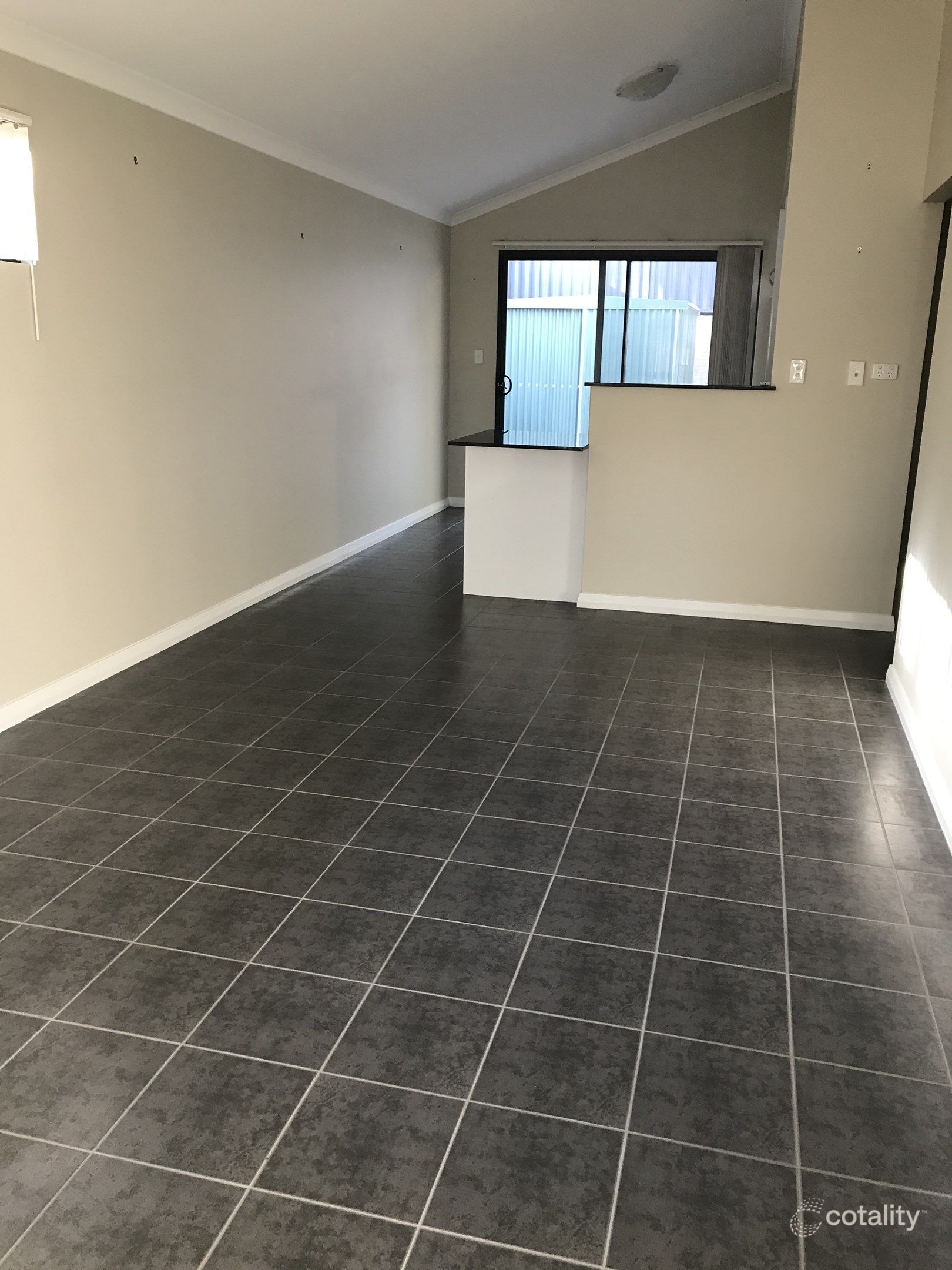 11/18 Queen St, Little Grove, WA 6330