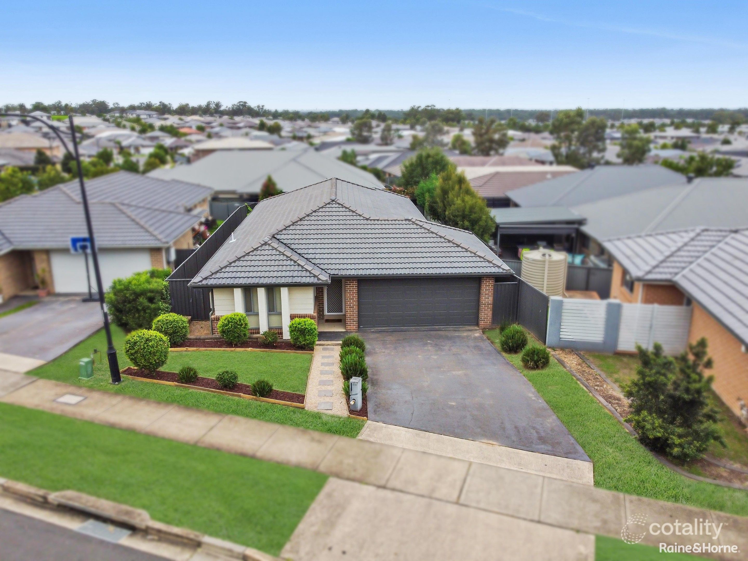 20 Montague Dr, Jordan Springs, NSW 2747