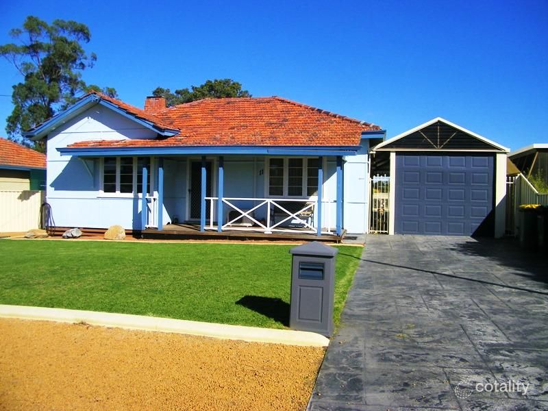 11 Deakin St, Collie, WA 6225