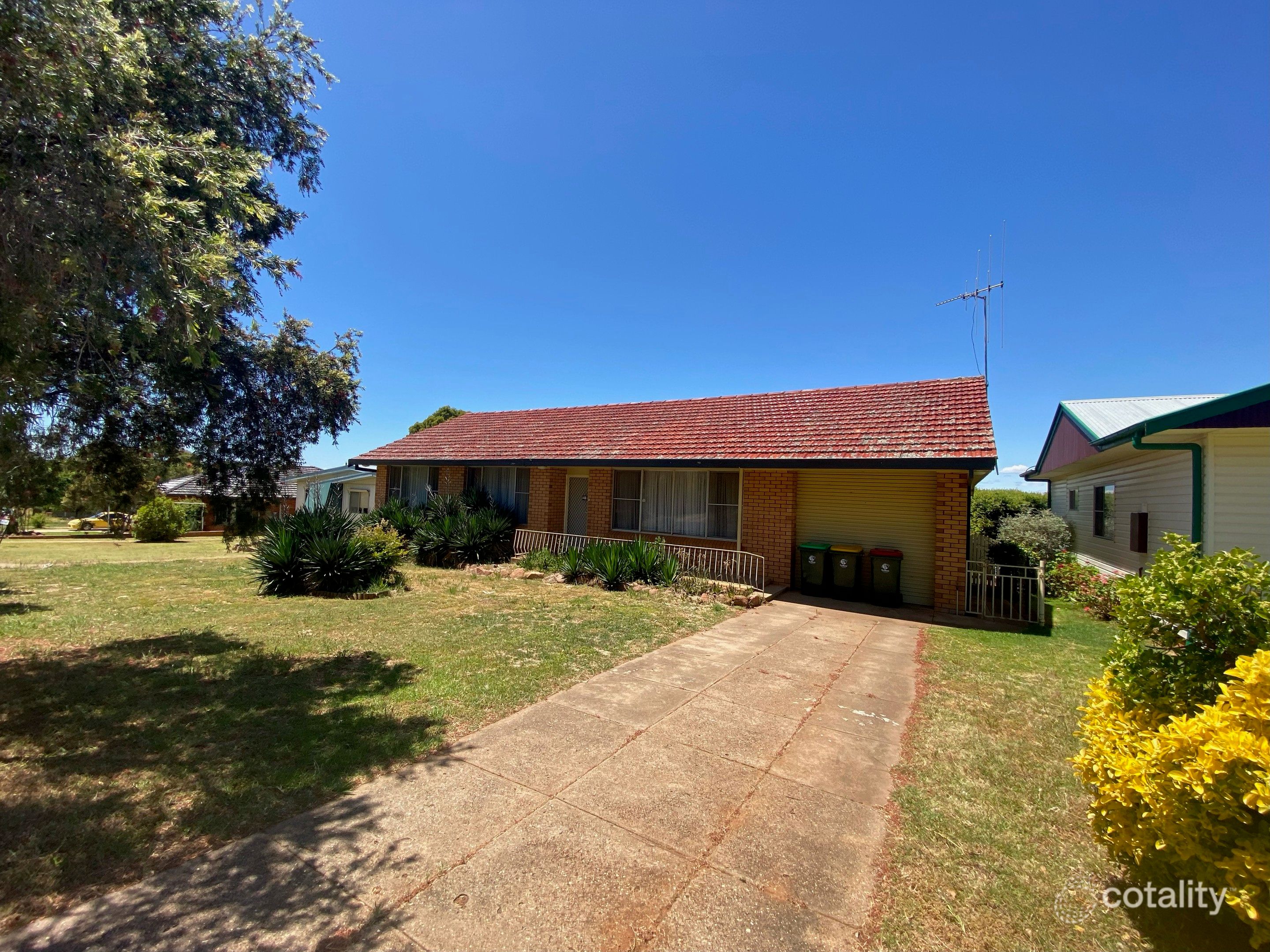 21 Evans Pde, Parkes, NSW 2870