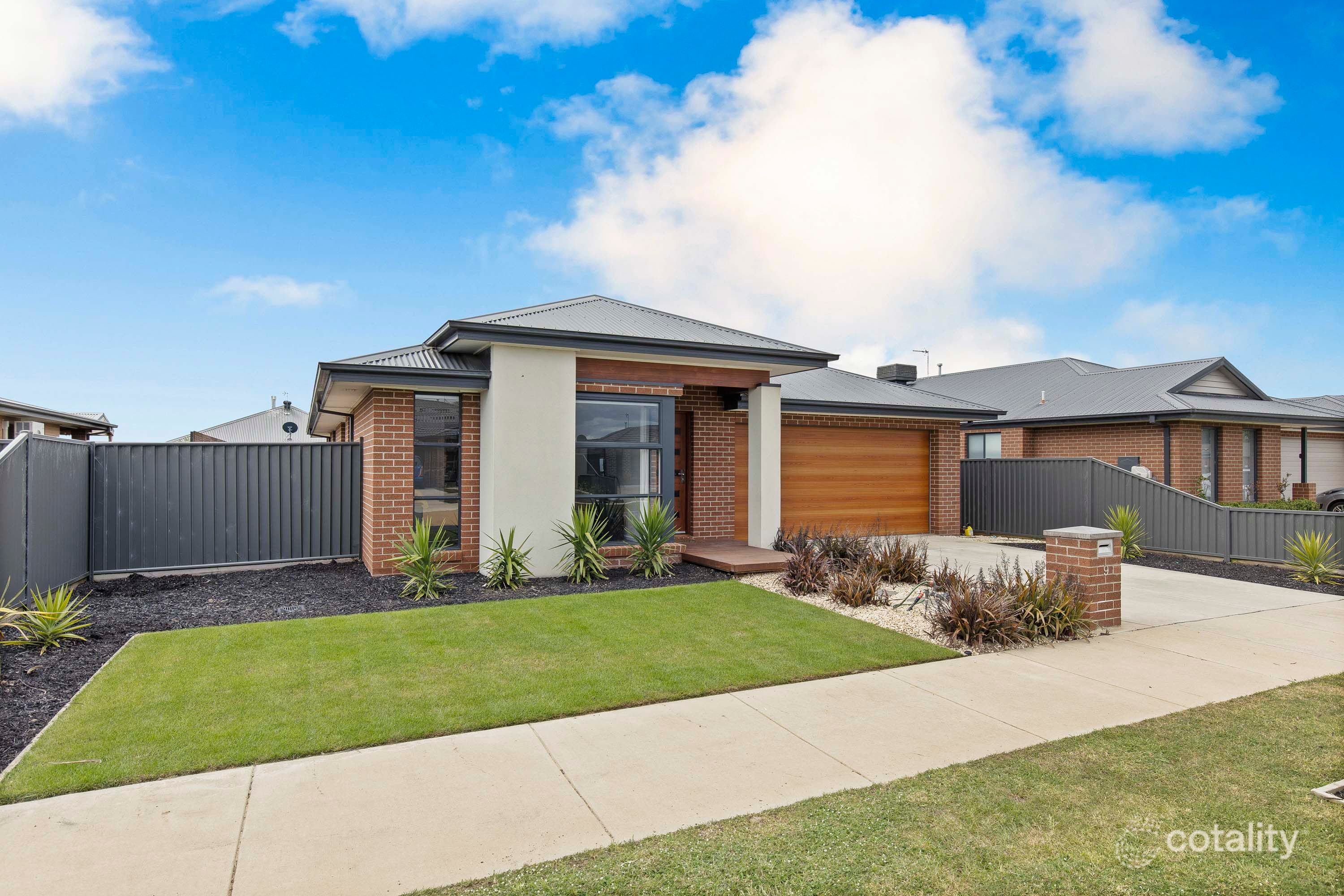 9 Flewin Ave, Miners Rest, VIC 3352
