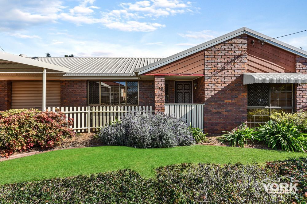 10 Wuth St, Darling Heights, QLD 4350