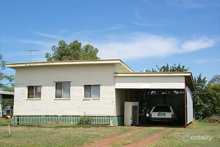 128 Pratten St, Dalby, QLD 4405