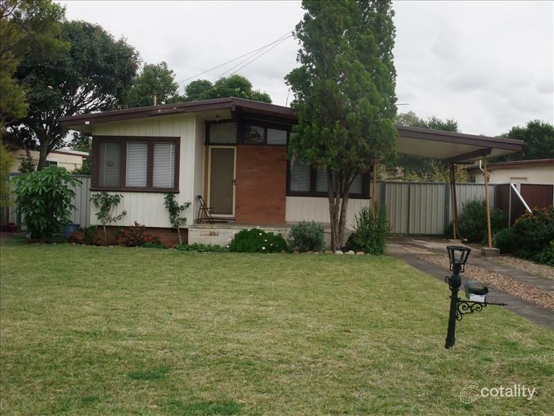 8 Bencubbin St, Sadleir, NSW 2168