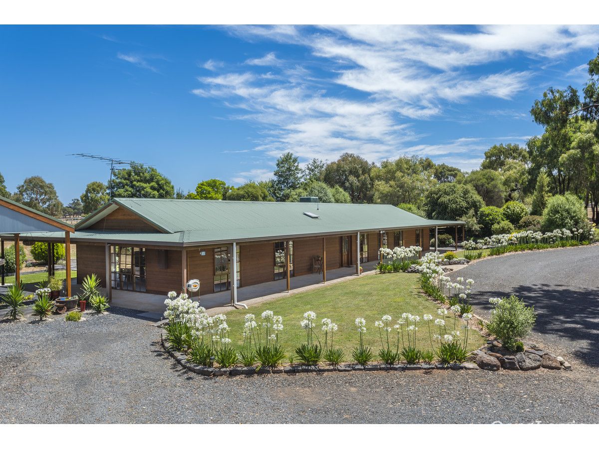 83 Woodvale Cres, Lancefield, VIC 3435
