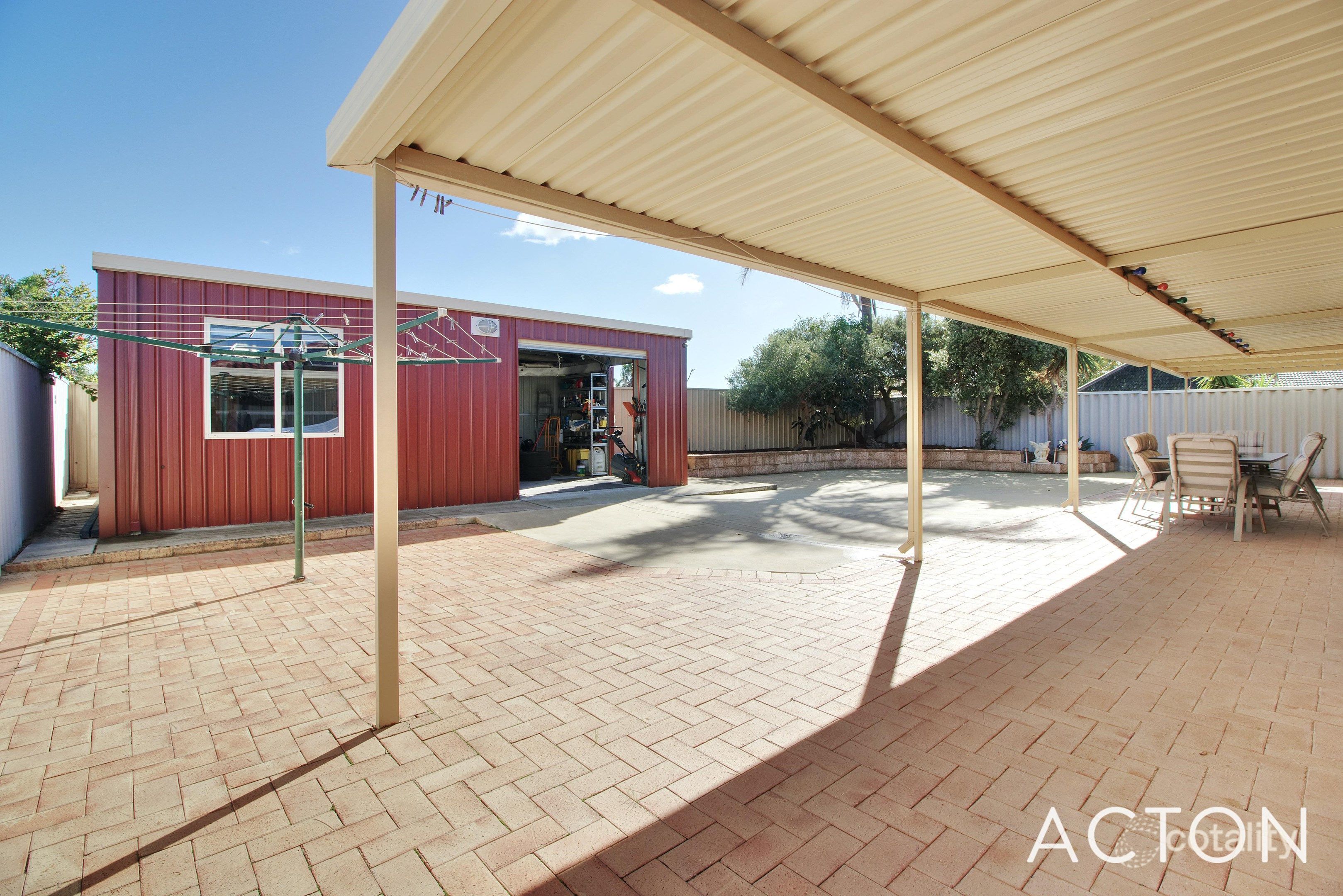 11 Bonnydoon Ct, Cooloongup, WA 6168