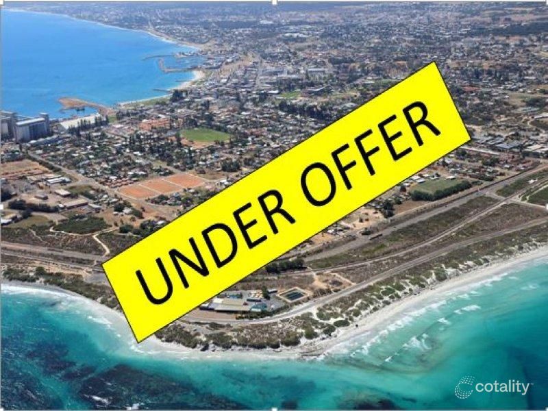 2/8 Stroud St, Beachlands, WA 6530