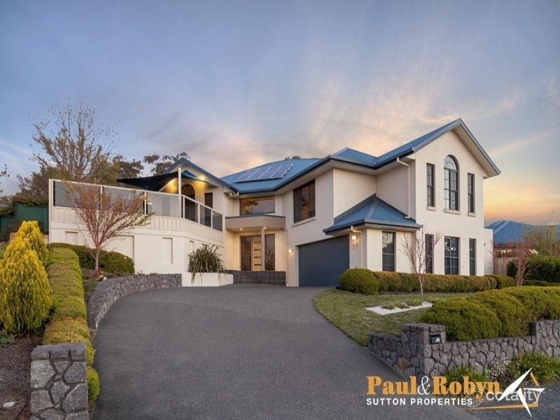 27 Nicholii Loop, Jerrabomberra, NSW 2619