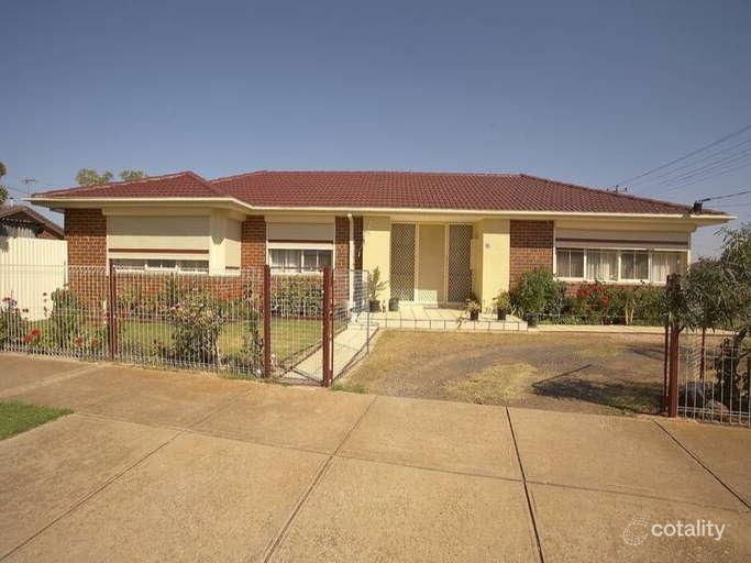 76 Station Rd, Melton South, VIC 3338