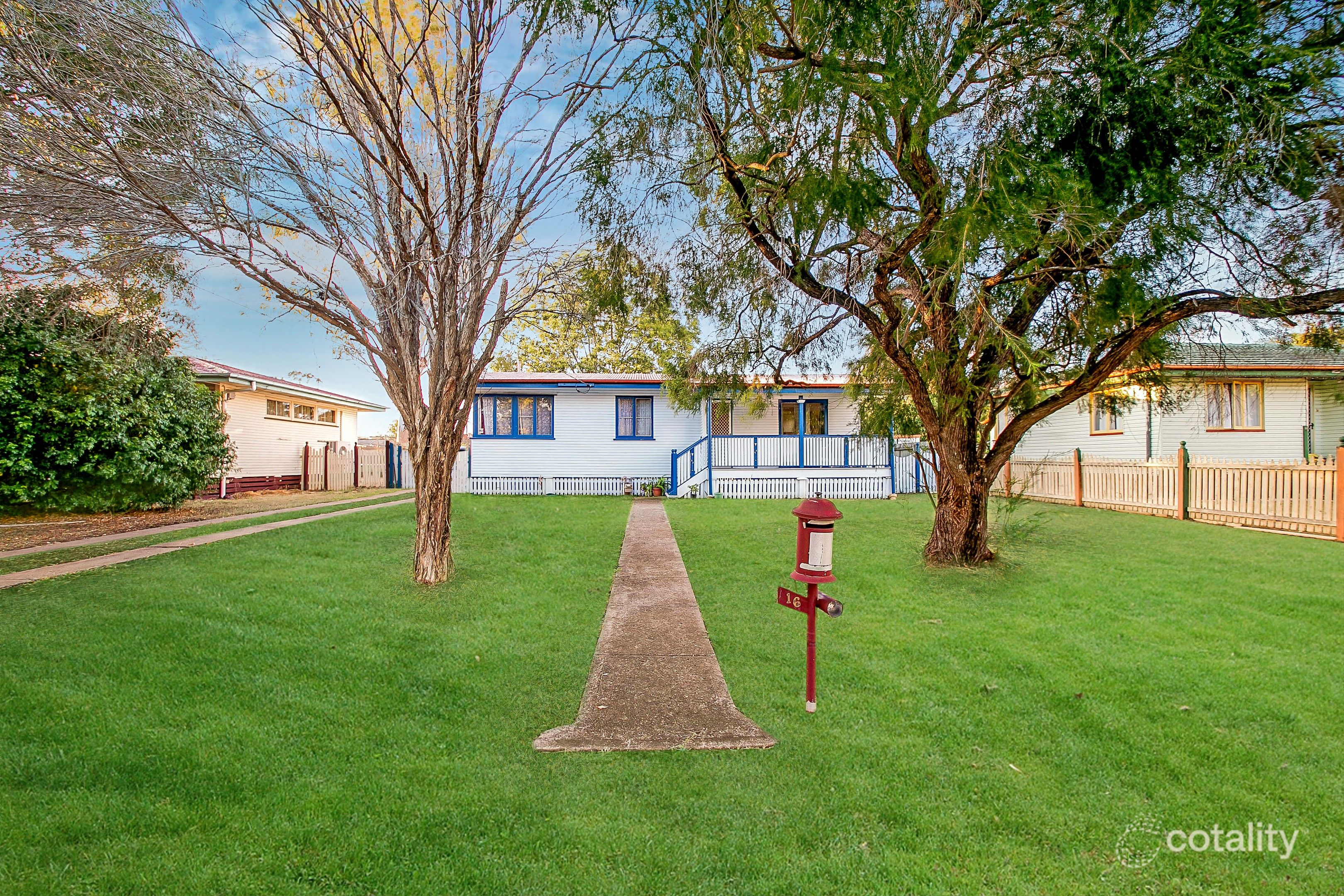 16 Crosshill St, Leichhardt, QLD 4305