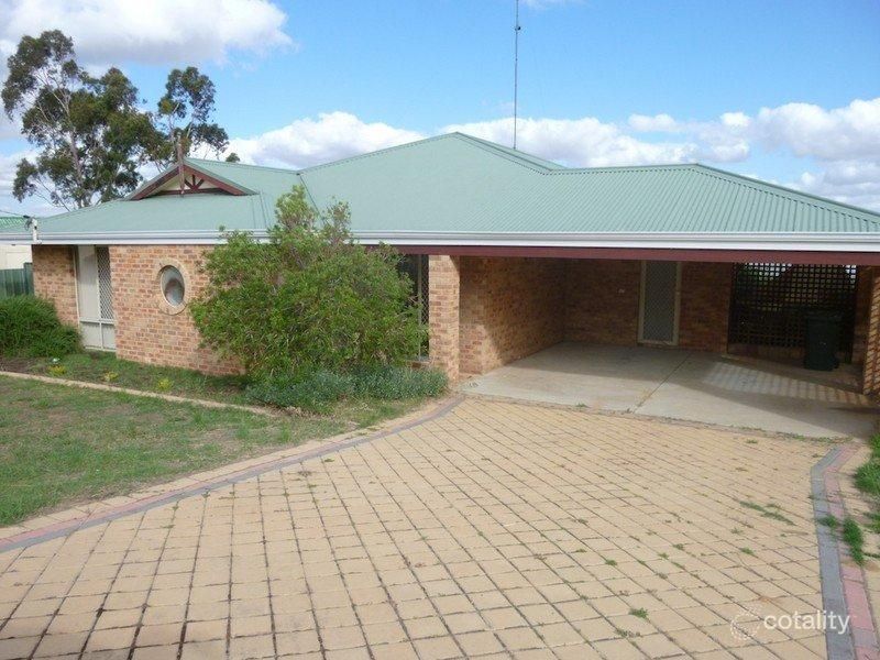 16 Thomson St, Northam, WA 6401