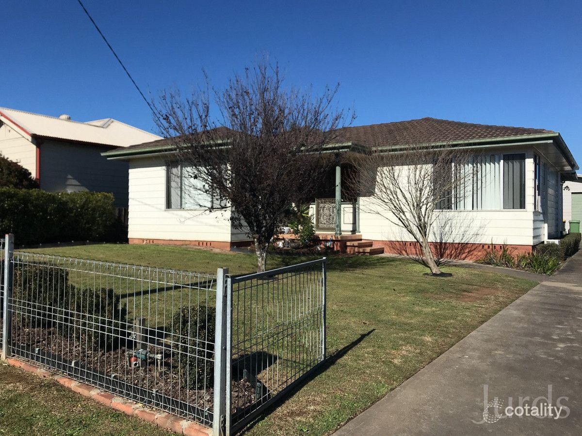 33 Moore St, Cessnock, NSW 2325