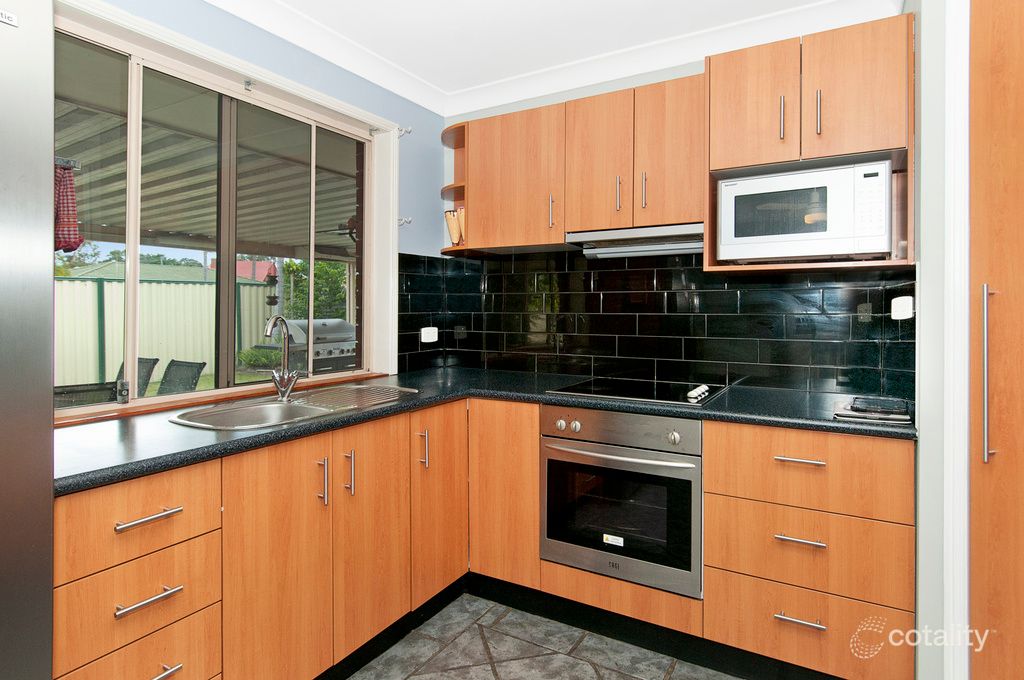 11 Clarence St, Waterford West, QLD 4133