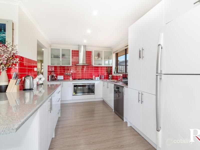 19 Kanooka Dr, Corio, VIC 3214