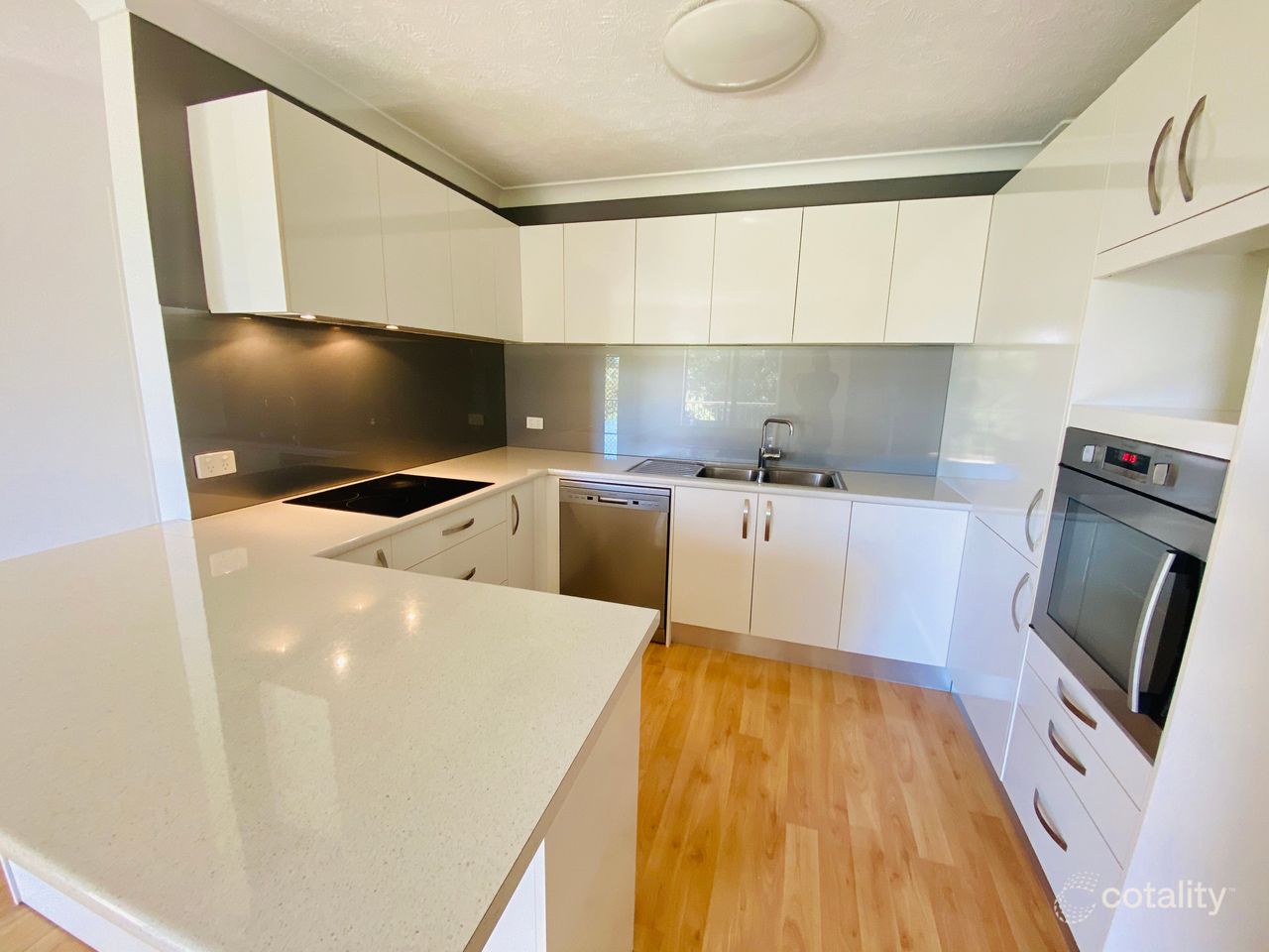 4/13 Christina Ct, Mermaid Waters, QLD 4218